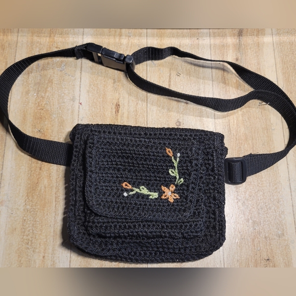 Fanny pack, woven and embroidered bag   or wallet. - Picture 1 of 7